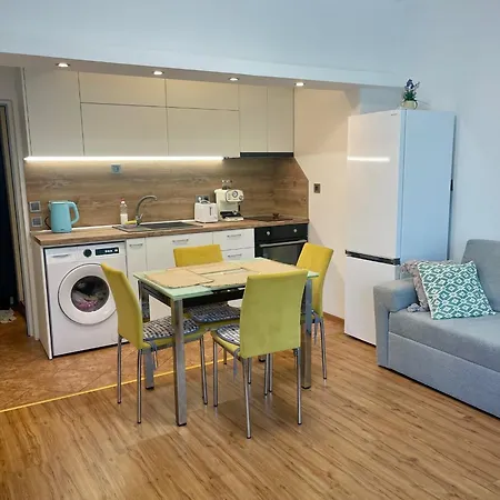 Park Apartment *