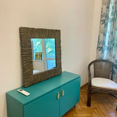 Park Apartment *
